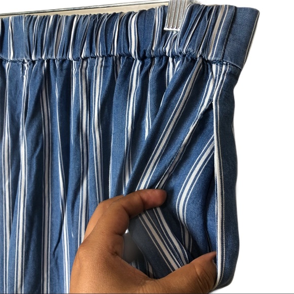 Appraisal Striped Crop Trousers - Picture 11 of 12